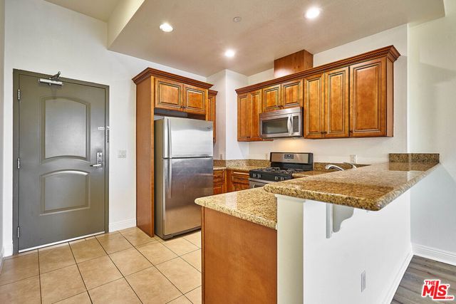 345 S Gramercy Place PH2, Los Angeles, CA 90020