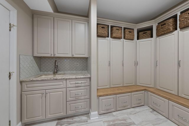 4862 Vista Ridge Drive, Dublin, OH 43017