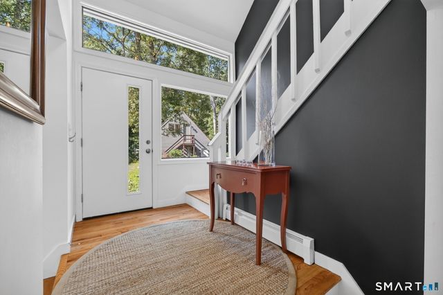 9 Mansewood Road, Old Lyme, CT 06371