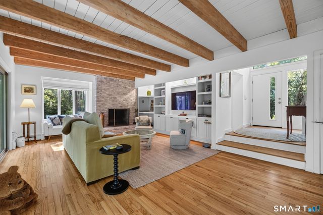 9 Mansewood Road, Old Lyme, CT 06371