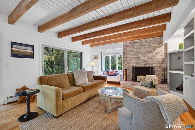 9 Mansewood Road, Old Lyme, CT 06371