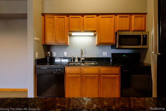 46075 Tallgrass Court, Van Buren Charter Township, MI 48111