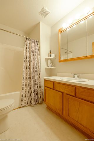 46075 Tallgrass Court, Van Buren Charter Township, MI 48111