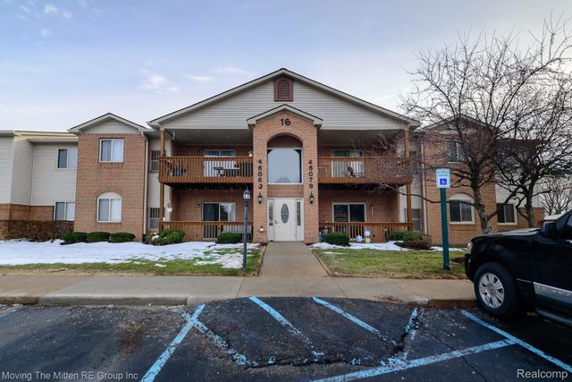 46075 Tallgrass Court, Van Buren Charter Township, MI 48111