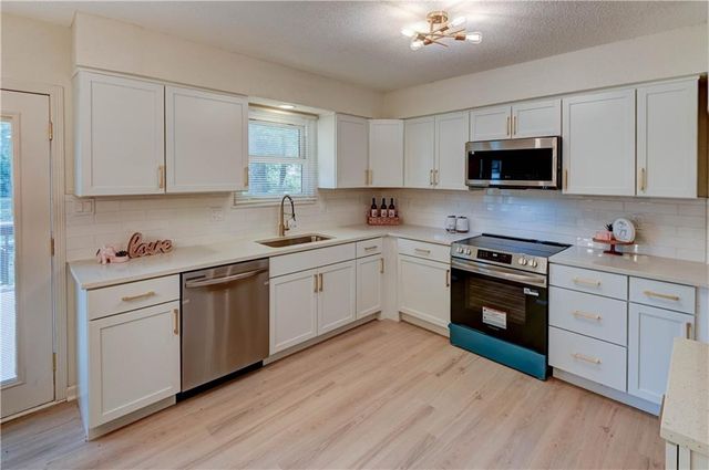 110 Erin Street, Buckner, MO 64016