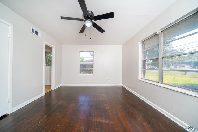 1502 McCann Rd, Longview, TX 75601