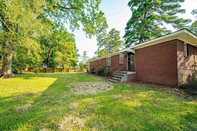 1502 McCann Rd, Longview, TX 75601