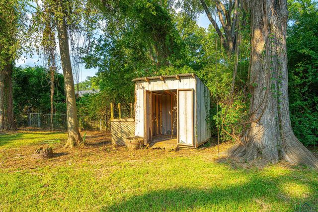 1502 McCann Rd, Longview, TX 75601