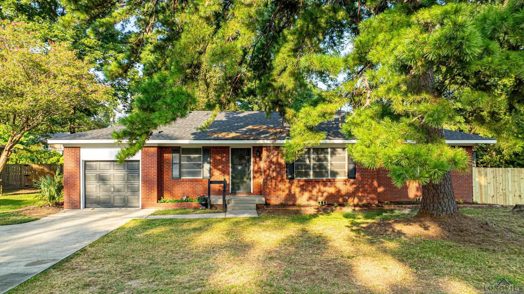 1502 McCann Rd, Longview, TX 75601