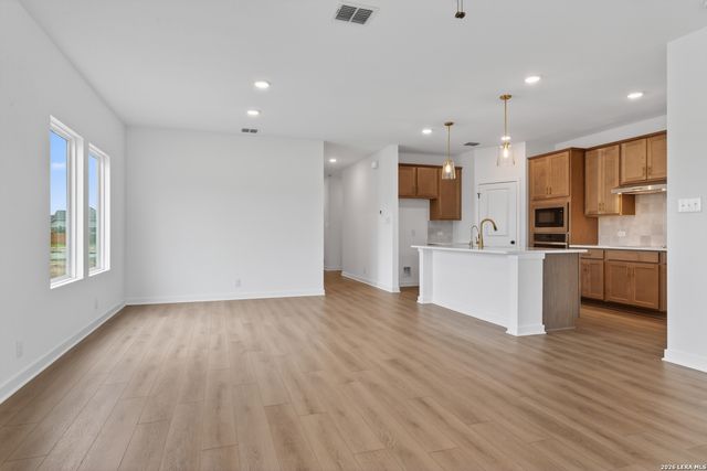 167 Peeps Ct., Adkins, TX 78101