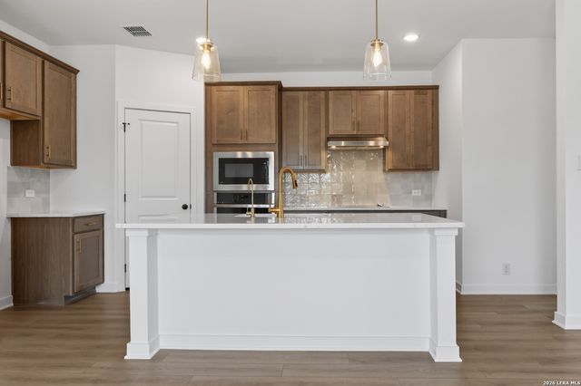 167 Peeps Ct., Adkins, TX 78101