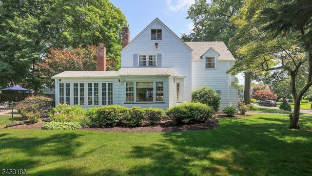100 Mali Dr, North Plainfield Boro, NJ 07062