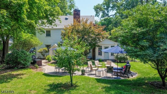 100 Mali Dr, North Plainfield Boro, NJ 07062