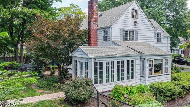 100 Mali Dr, North Plainfield Boro, NJ 07062