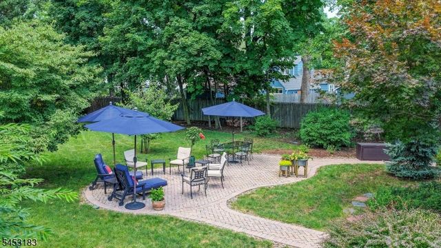 100 Mali Dr, North Plainfield Boro, NJ 07062