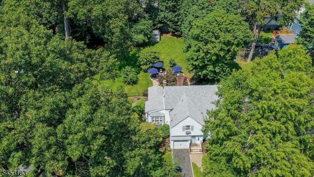 100 Mali Dr, North Plainfield Boro, NJ 07062