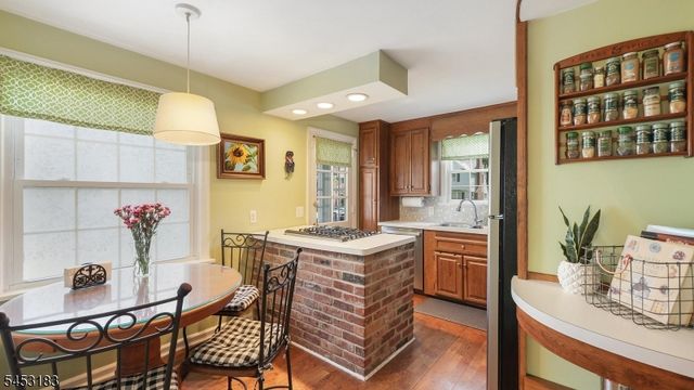 100 Mali Dr, North Plainfield Boro, NJ 07062