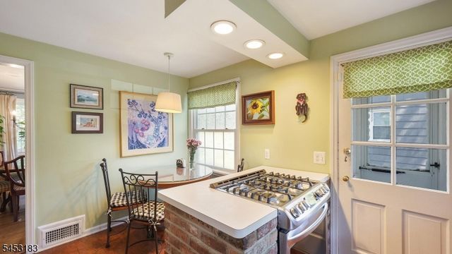 100 Mali Dr, North Plainfield Boro, NJ 07062