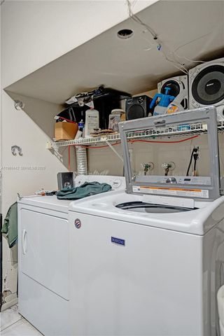 9607 NW 81st St, Tamarac, FL 33321