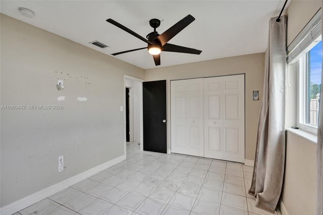 9607 NW 81st St, Tamarac, FL 33321