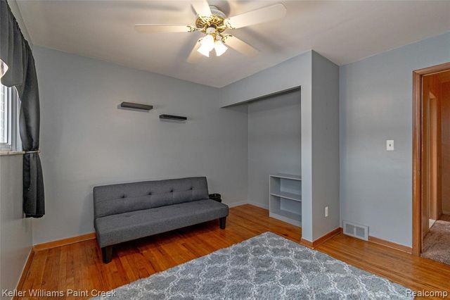 28427 Wexford Drive, Warren, MI 48092