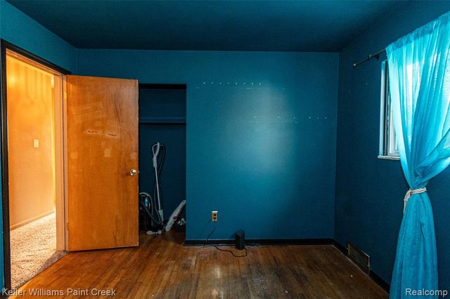 28427 Wexford Drive, Warren, MI 48092