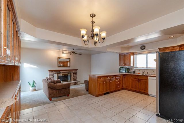 28427 Wexford Drive, Warren, MI 48092