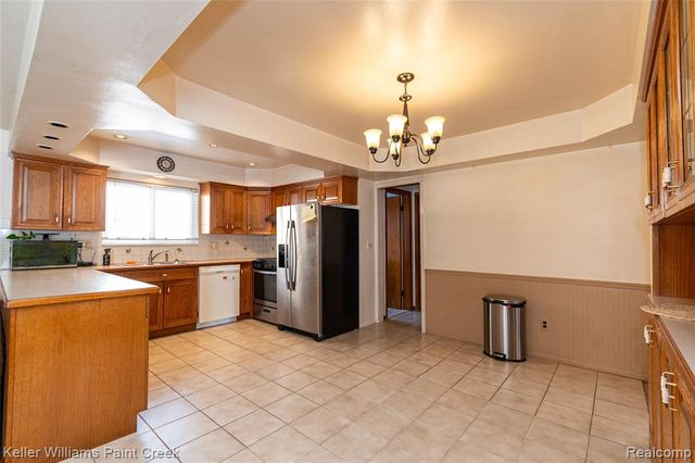 28427 Wexford Drive, Warren, MI 48092