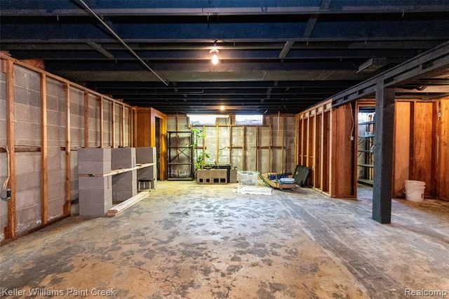 28427 Wexford Drive, Warren, MI 48092