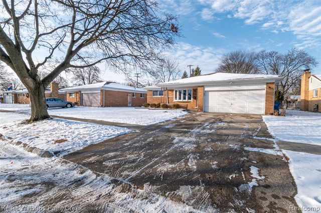 28427 Wexford Drive, Warren, MI 48092