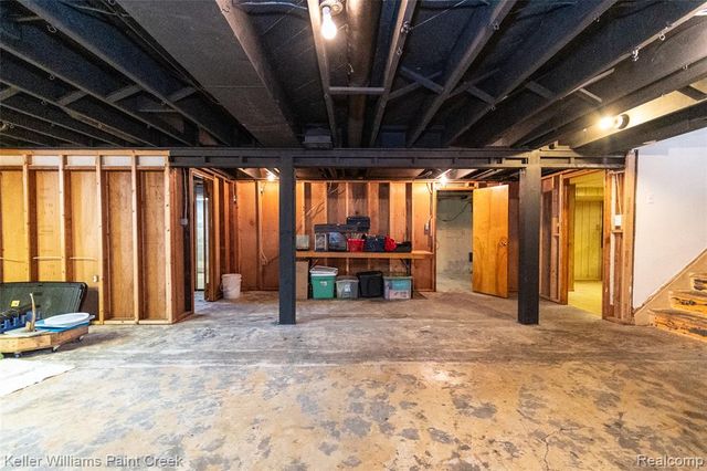 28427 Wexford Drive, Warren, MI 48092