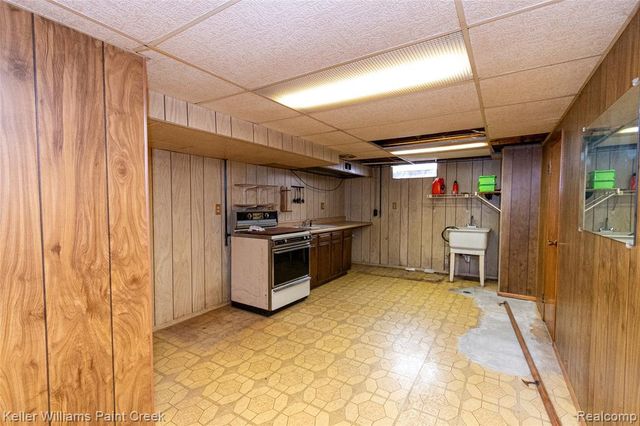 28427 Wexford Drive, Warren, MI 48092