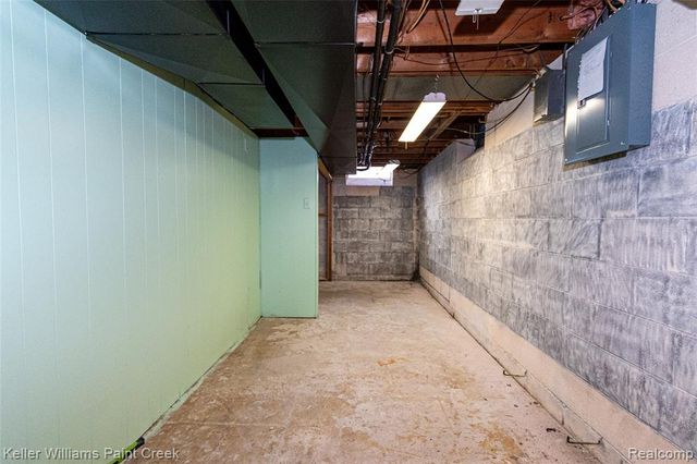 28427 Wexford Drive, Warren, MI 48092