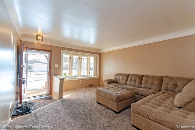 28427 Wexford Drive, Warren, MI 48092