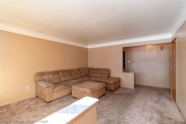 28427 Wexford Drive, Warren, MI 48092