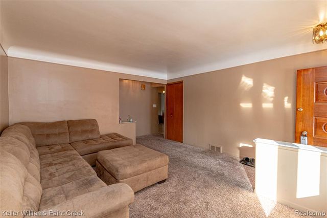 28427 Wexford Drive, Warren, MI 48092