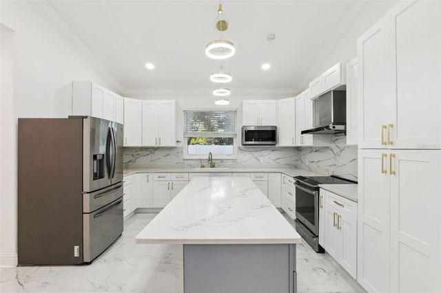 20 REWIS STREET, Ocoee, FL 34761