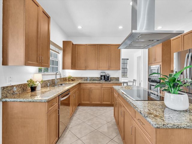 6806 Lakeside Circle, Davie, FL 33314