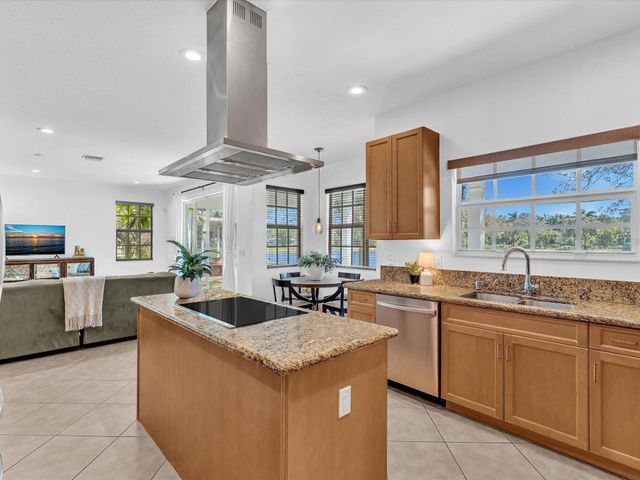 6806 Lakeside Circle, Davie, FL 33314