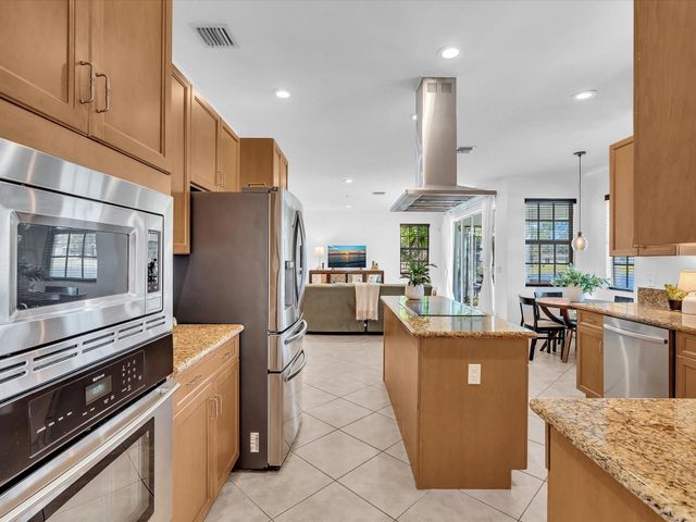 6806 Lakeside Circle, Davie, FL 33314