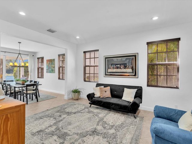 6806 Lakeside Circle, Davie, FL 33314