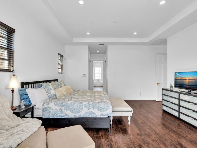 6806 Lakeside Circle, Davie, FL 33314