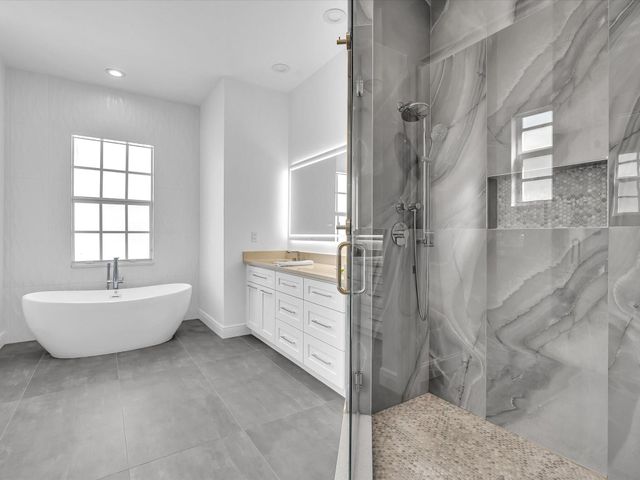 6806 Lakeside Circle, Davie, FL 33314