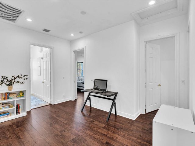 6806 Lakeside Circle, Davie, FL 33314