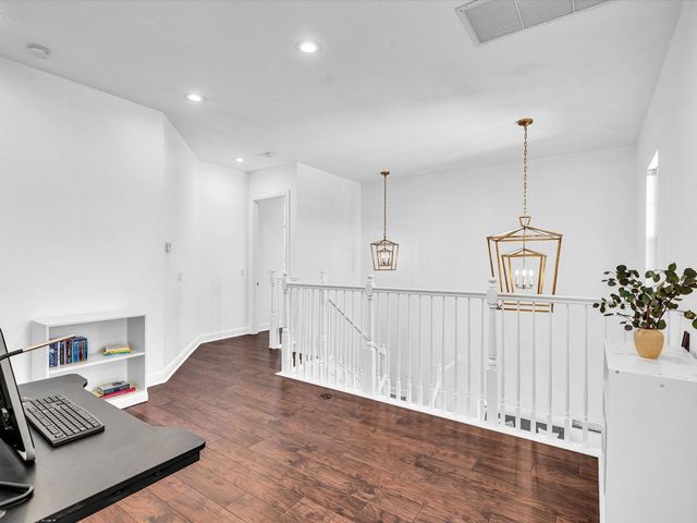 6806 Lakeside Circle, Davie, FL 33314