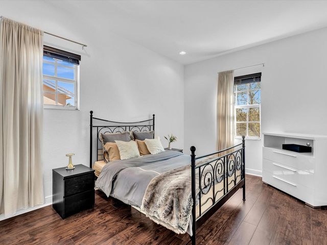 6806 Lakeside Circle, Davie, FL 33314