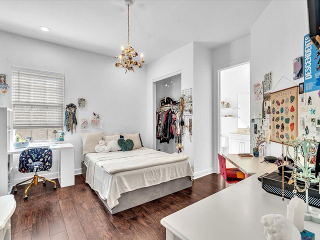 6806 Lakeside Circle, Davie, FL 33314