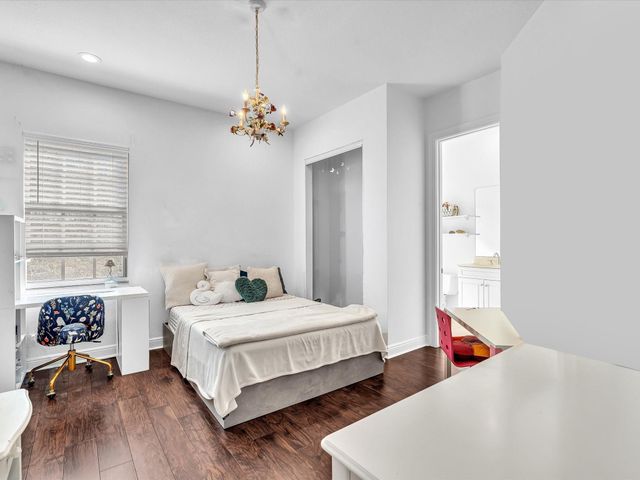 6806 Lakeside Circle, Davie, FL 33314