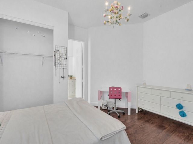 6806 Lakeside Circle, Davie, FL 33314