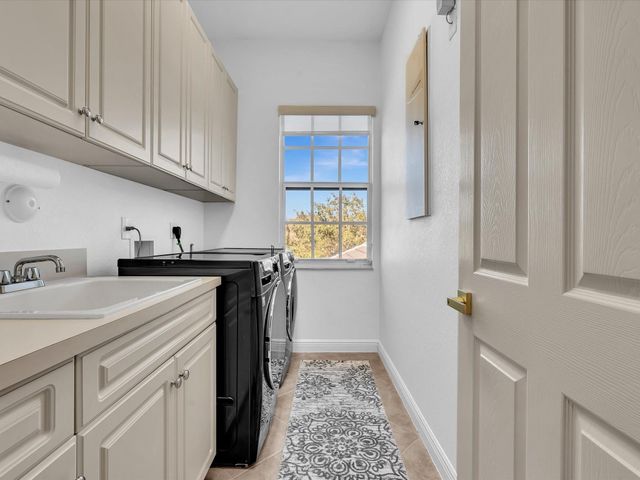 6806 Lakeside Circle, Davie, FL 33314